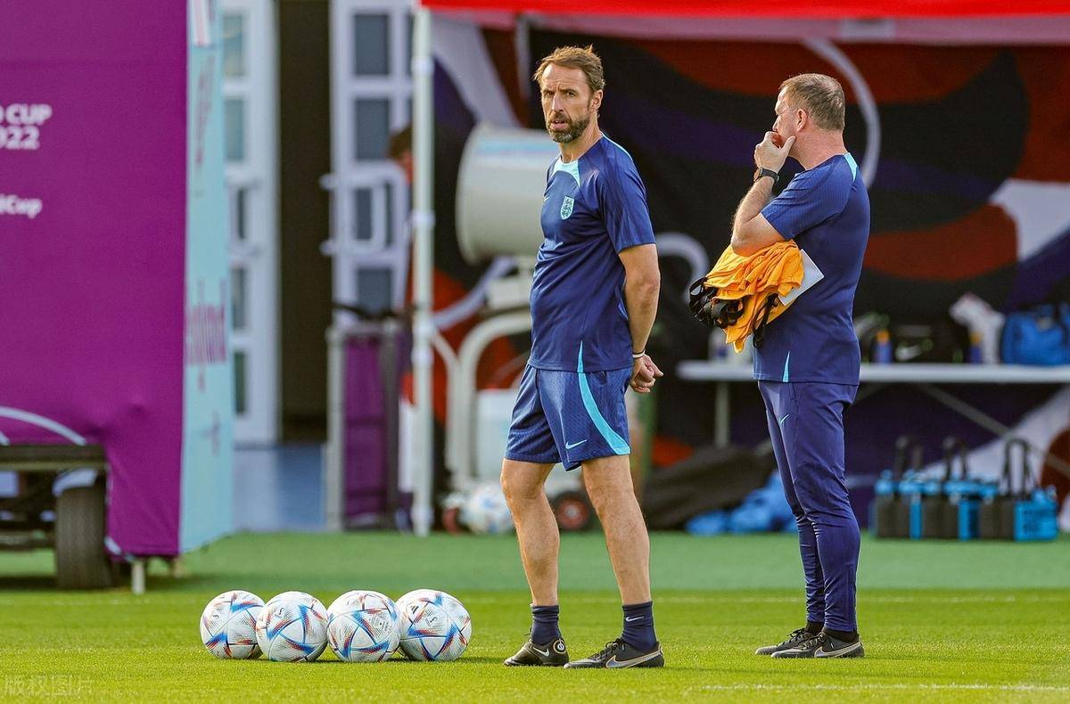 意大利强势英格兰，阿尔巴惊艳世界