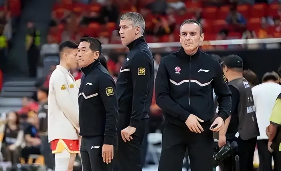 关于菲律宾男篮轻取中国男篮，莫里斯送出助攻的信息