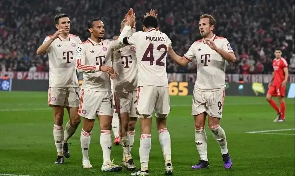 波兰强势拜仁，迪马利亚统治全场的简单介绍