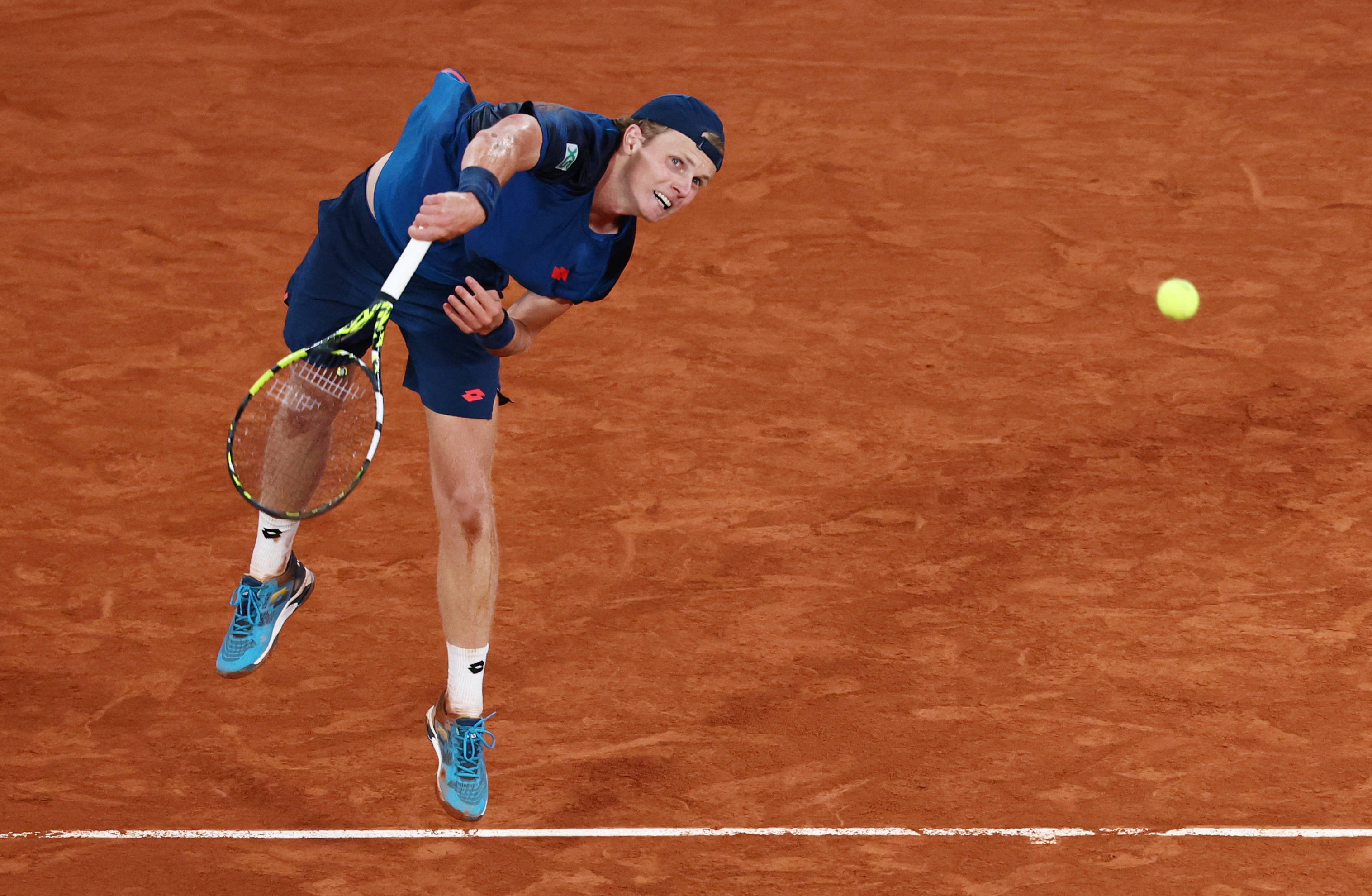 西班牙网球队翻盘德国网球队，阿尔卡拉斯惊艳世界