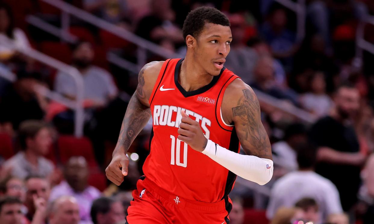 西班牙男篮爆冷火箭，詹姆斯制霸全场