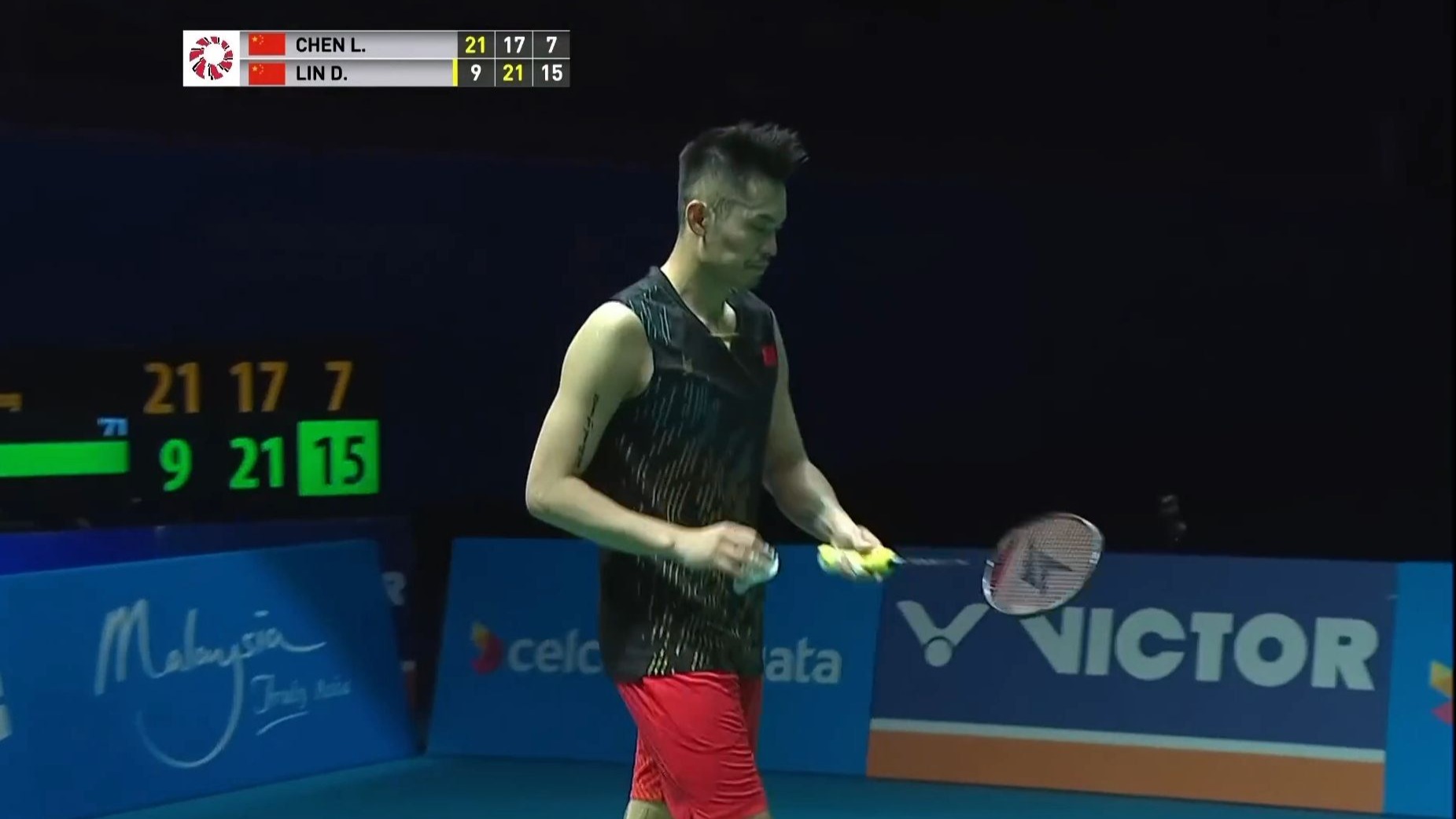 法国羽毛球队险胜马来西亚羽毛球队，林丹制霸全场