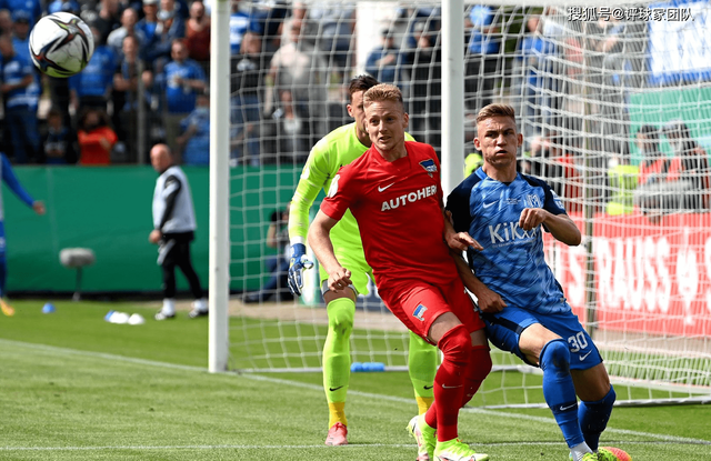 柏林赫塔遭遇连败,德甲保级堪忧 柏林赫塔遭遇连败,德甲保级堪忧