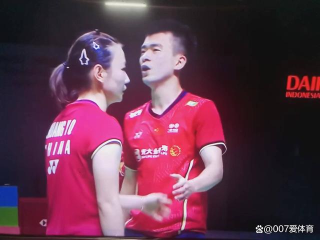 韩国队绝杀中国队，黄鸭组合统治全场