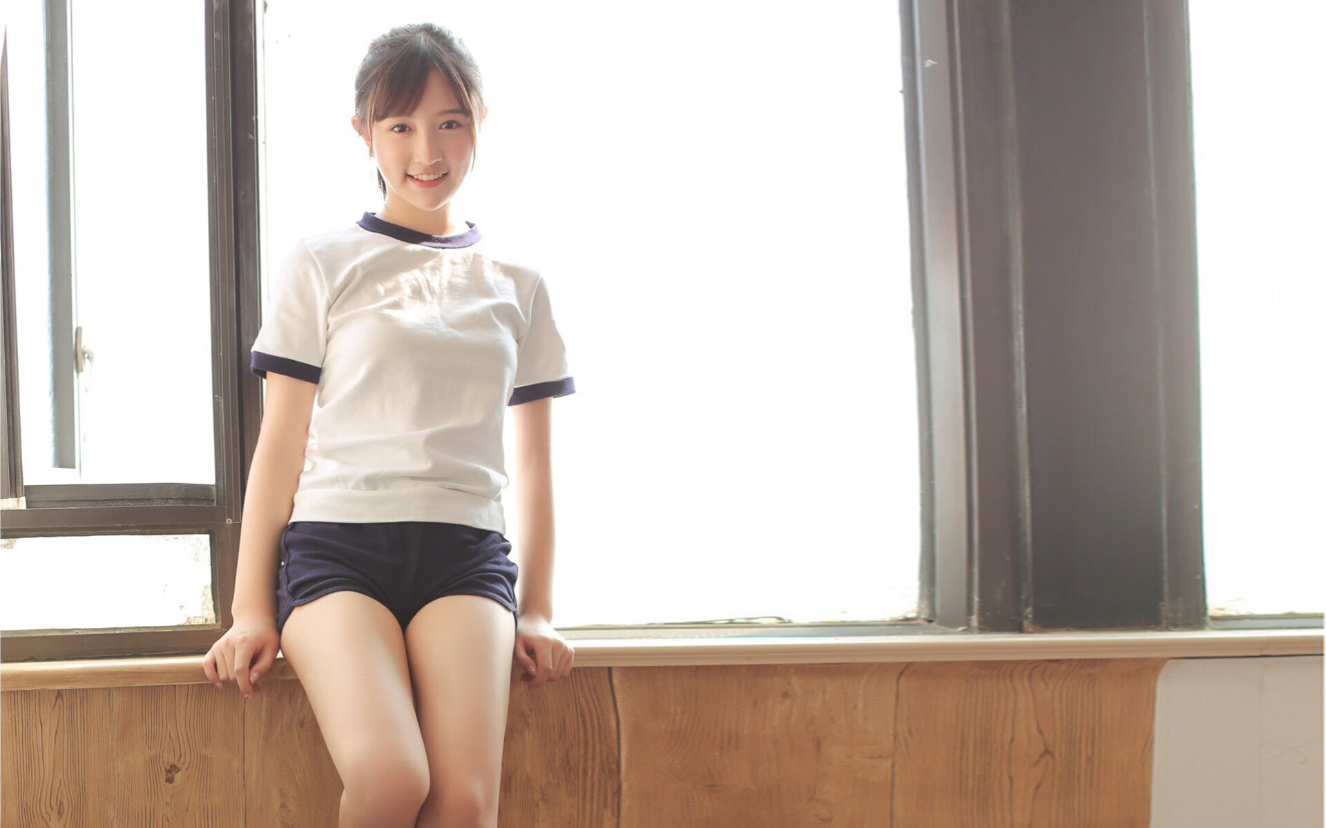 绿茵与球台的双面绝杀，胜负在呼吸之间