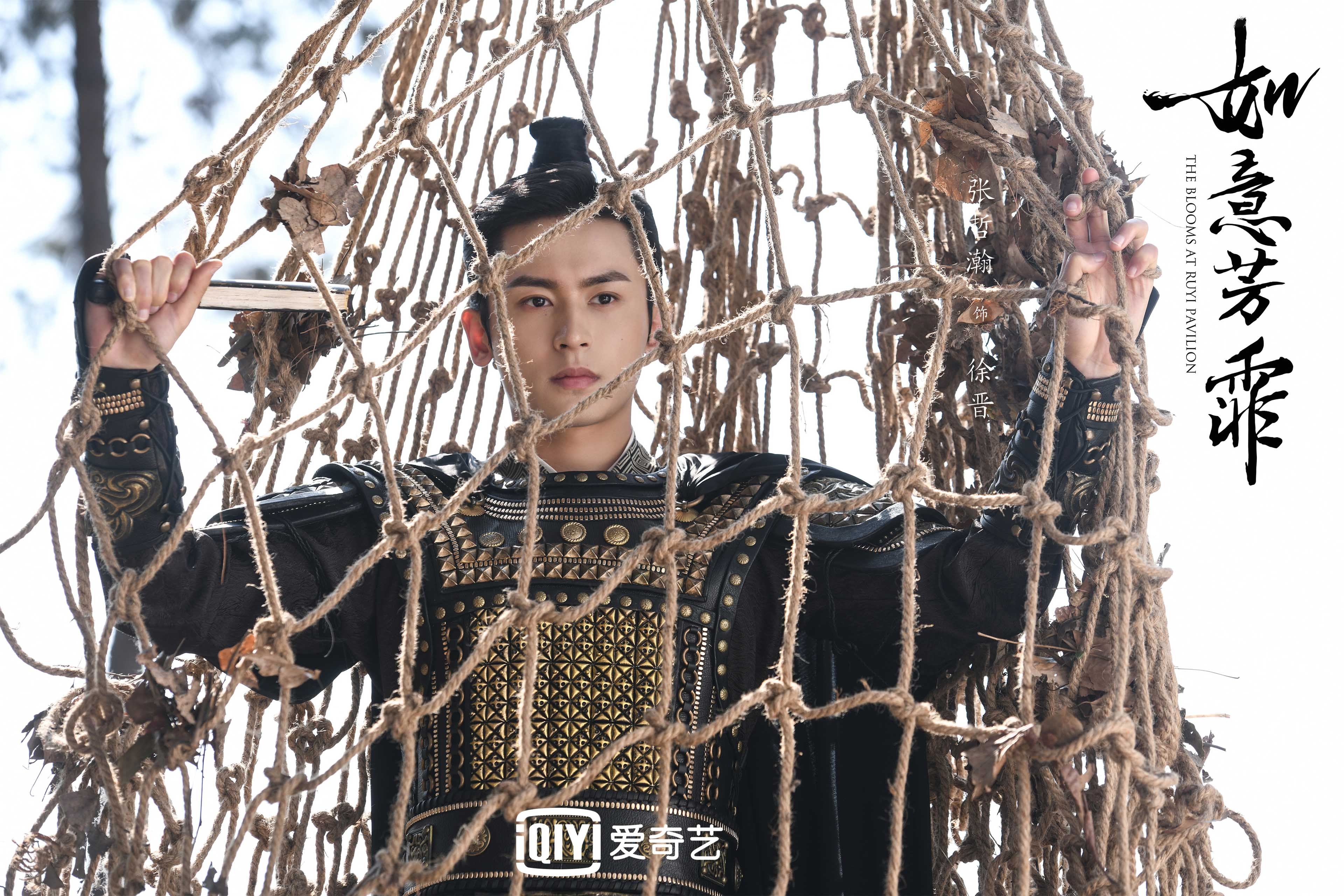 F1新赛季揭幕战之夜,阿尔瓦雷斯开局弃子,暗藏杀招不手软