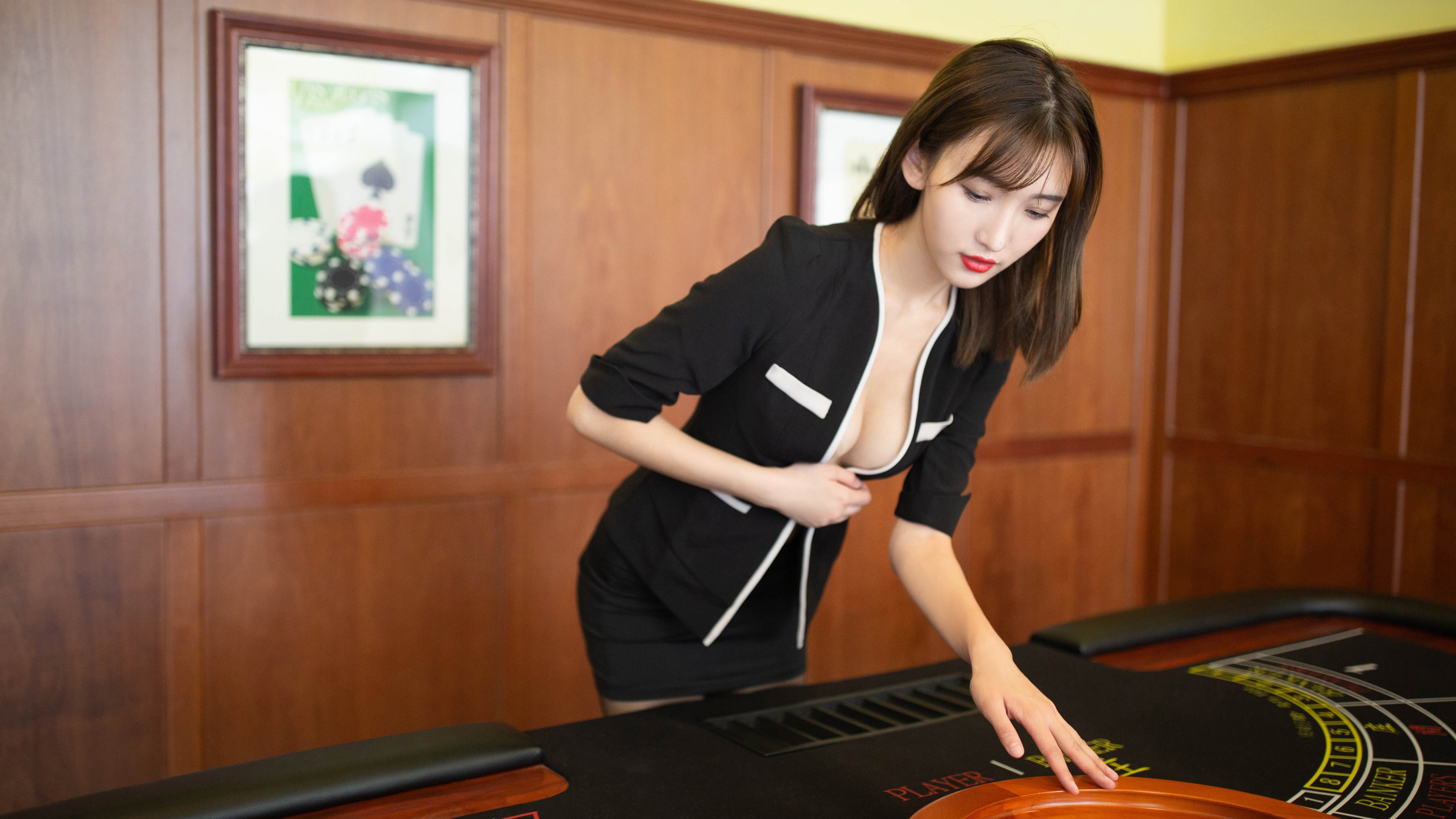 从伯纳乌到阿兹台克,当技术铁壁遭遇南美烈焰