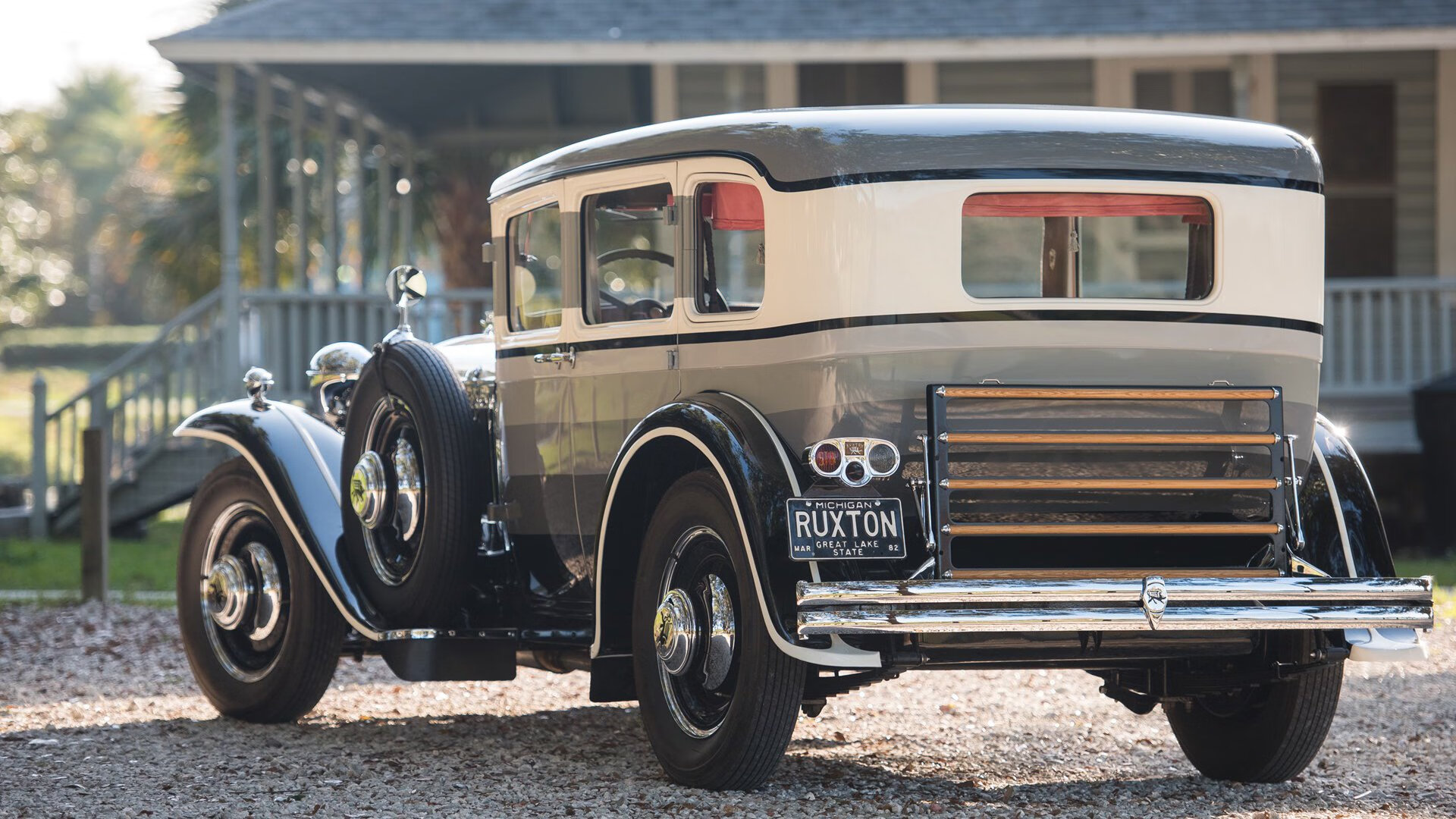 决战孟菲斯，霍勒迪无声利刃，在雄鹿与灰熊的碰撞中定义自己的价值